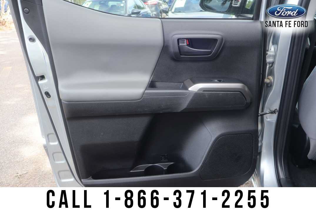 Used 2023 Toyota Tacoma SR5 RWD image 15