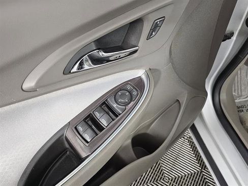 Used 2018 Chevrolet Malibu LT image 37