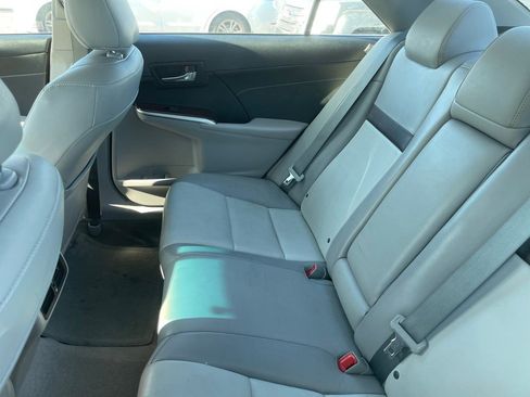 Used 2014 Toyota Camry XLE image 10