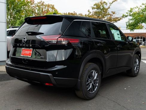 New 2026 Nissan Rogue S image 6
