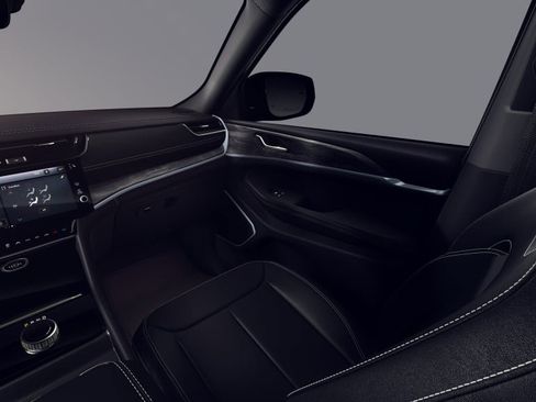 New 2026 Jeep Grand Cherokee L Limited image 7