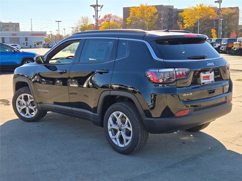 New 2026 Jeep Compass Latitude image 16