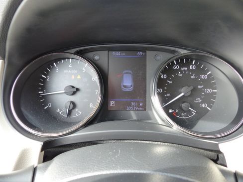 Used 2021 Nissan Rogue Sport SV FWD image 25