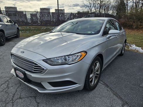 Used 2018 Ford Fusion SE image 3