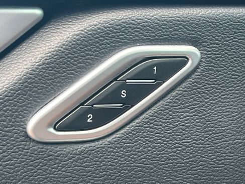 Used 2018 Maserati Levante image 28