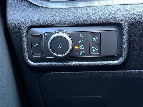 Used 2020 Ford Explorer XLT w/ Equipment Group 202A image 20