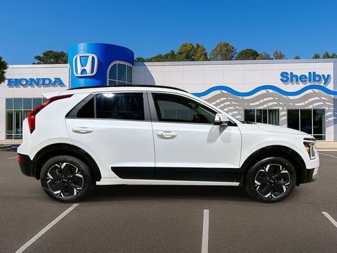 Used 2024 Kia Niro Wind image 9