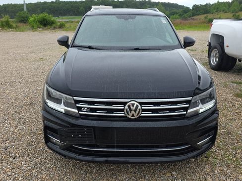 Used 2018 Volkswagen Tiguan SEL AWD/4WD image 2