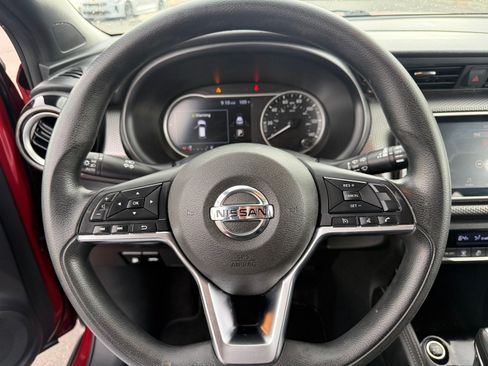 Used 2019 Nissan Kicks SV FWD image 20