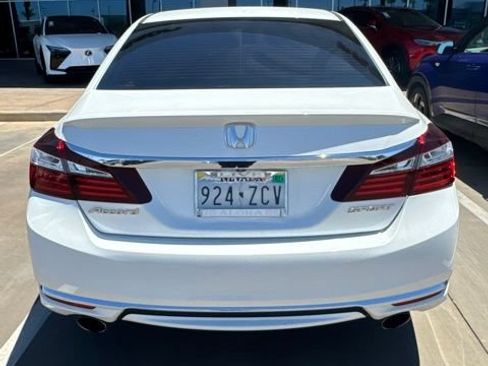 Used 2016 Honda Accord Sport image 4