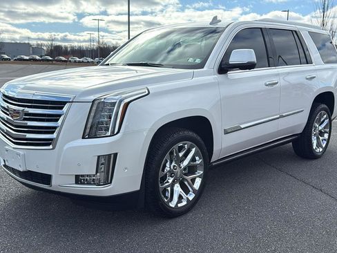 Used 2017 Cadillac Escalade Platinum image 16