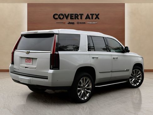 Used 2019 Cadillac Escalade Luxury RWD image 5
