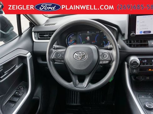 Used 2023 Toyota RAV4 LE AWD/4WD image 13