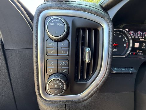 Used 2020 Chevrolet Silverado 2500 LTZ w/ LTZ Premium Package image 19