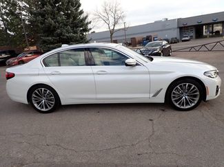 Used 2022 BMW 530e xDrive w/ Premium Package video 3
