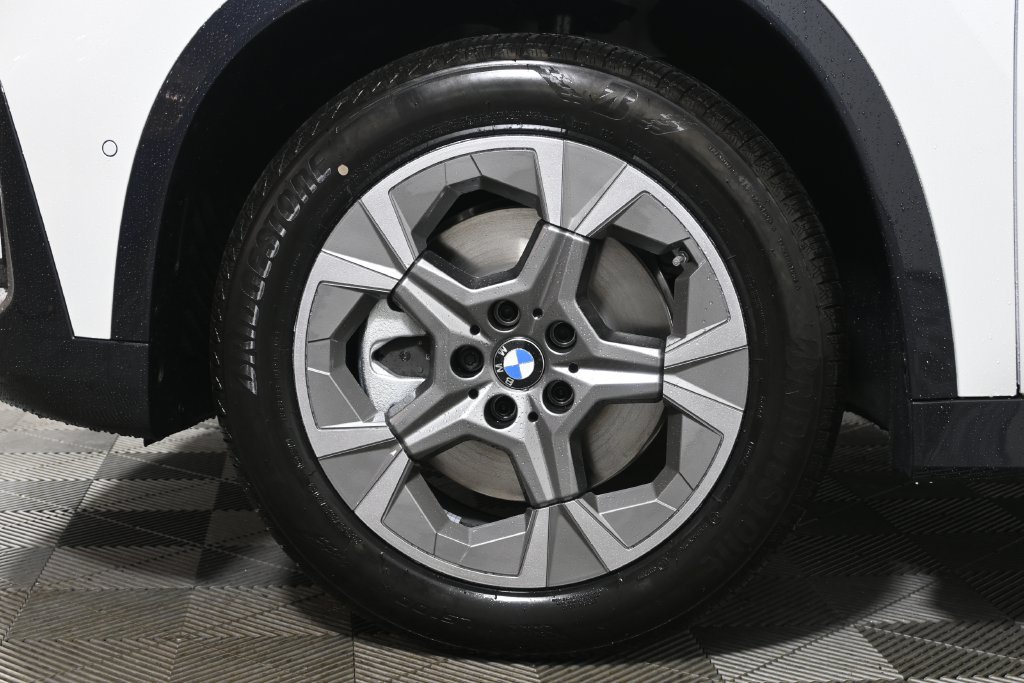 Used 2026 BMW X1 xDrive28i w/ Technology Package AWD/4WD image 12