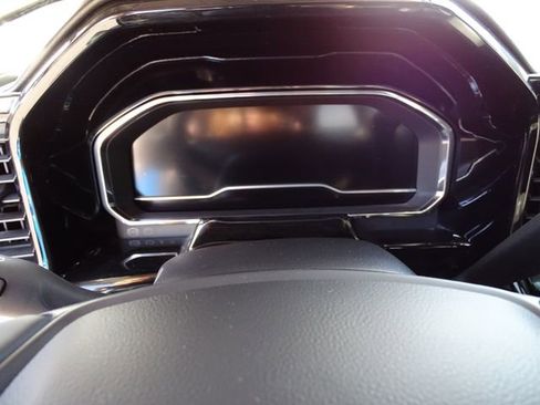 Used 2023 Chevrolet Silverado 1500 LT w/ Leather Package AWD/4WD image 13