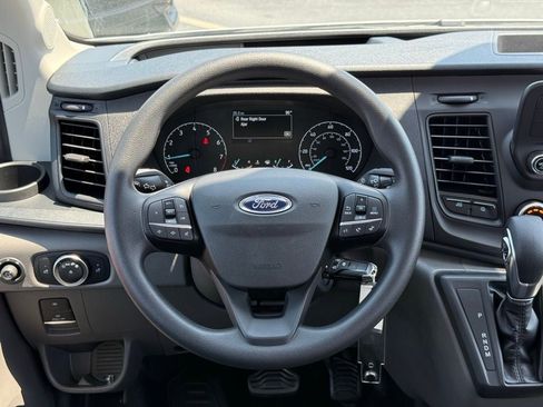 New 2025 Ford Transit 250 148 Medium Roof image 15