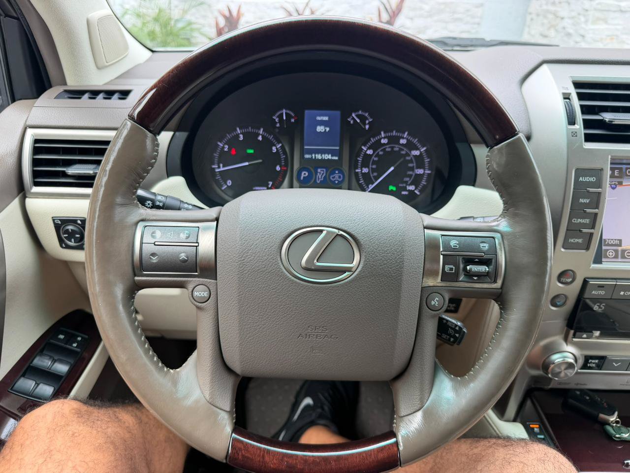 Used 2017 Lexus GX 460 Luxury w/ Preferred Accessory Package AWD/4WD image 27