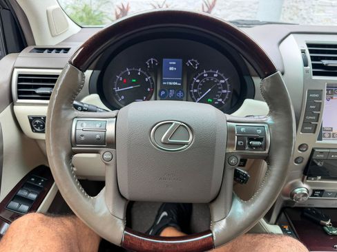 Used 2017 Lexus GX 460 Luxury w/ Preferred Accessory Package AWD/4WD image 27
