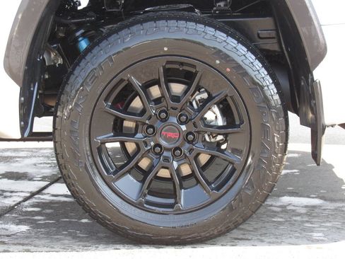 Used 2024 Toyota Tundra Limited w/ TRD Off-Road Package AWD/4WD image 39