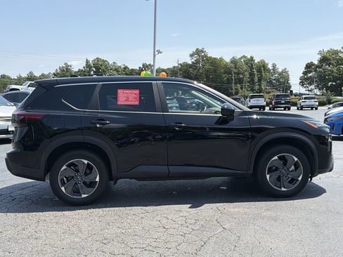 Used 2025 Nissan Rogue SV FWD image 6