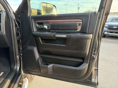Used 2018 RAM 2500 Laramie w/ Cold Weather Group image 22