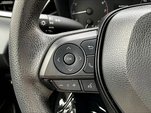 Used 2023 Toyota Corolla LE image 17