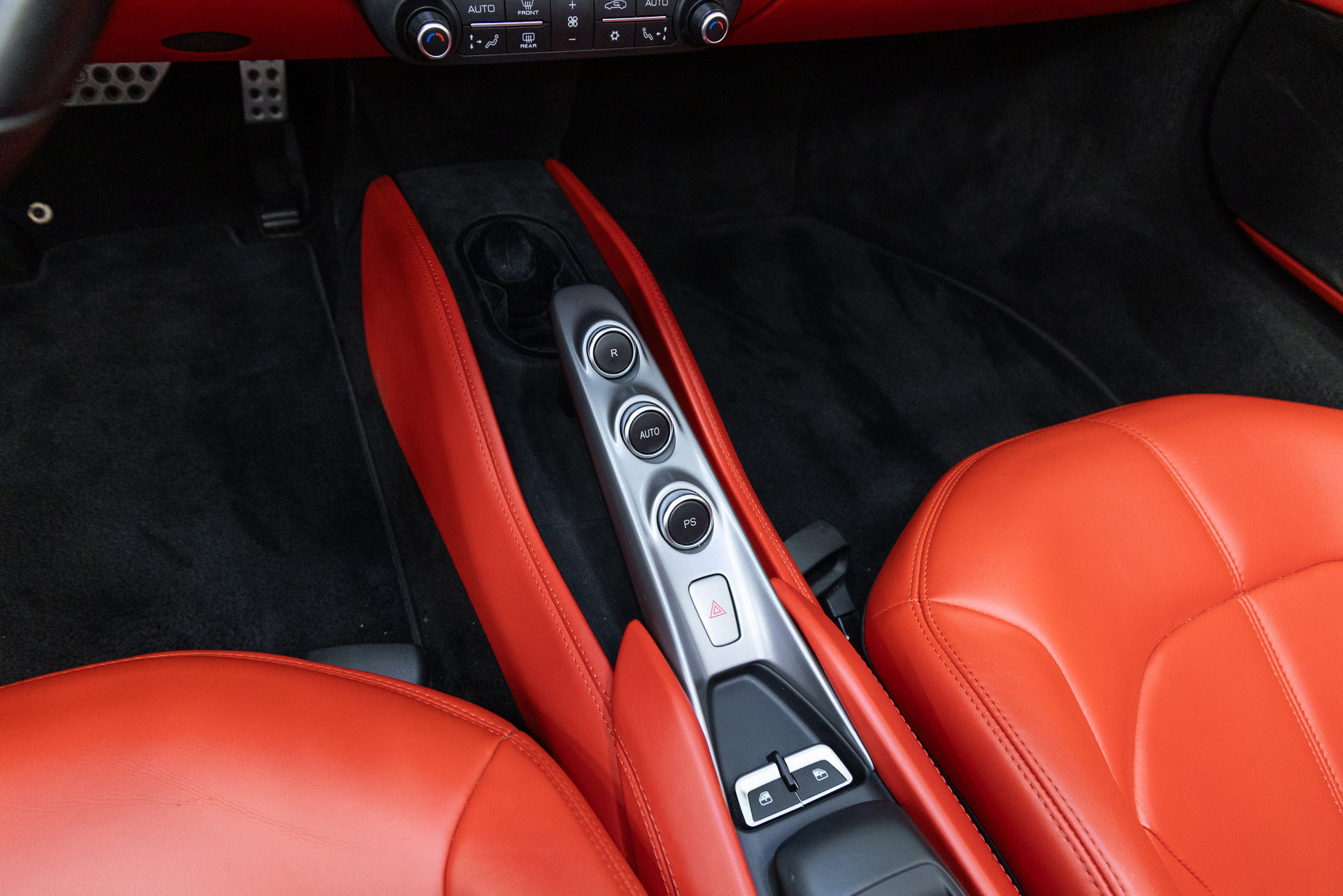 Used 2021 Ferrari F8 Tributo RWD image 18