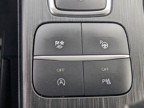 Certified 2020 Ford Escape Titanium image 29