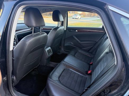 Used 2013 Volkswagen Passat TDI SEL Premium image 16