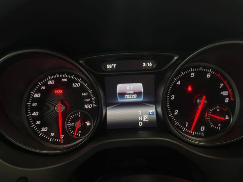 Used 2019 Mercedes-Benz GLA 250 4MATIC image 34