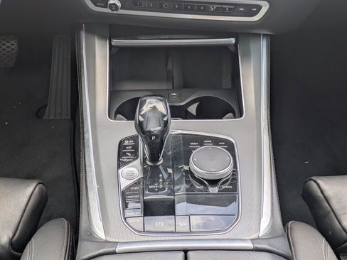 Used 2019 BMW X5 xDrive50i w/ Parking Assistance Package image 21