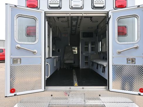 New 2026 Ford E-450 and Econoline 450 Super Duty w/ Ambulance Prep Package RWD image 12