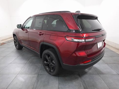 New 2025 Jeep Grand Cherokee Altitude image 3