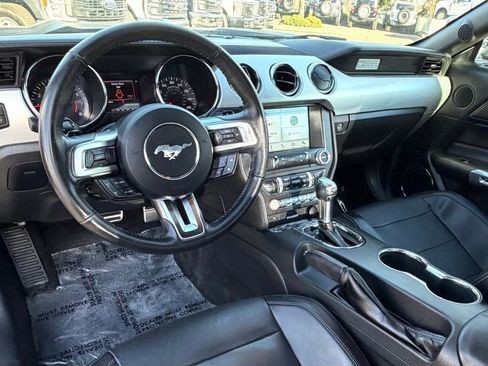 Used 2016 Ford Mustang Premium image 28