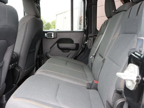 Used 2024 Jeep Wrangler Unlimited AWD/4WD image 17
