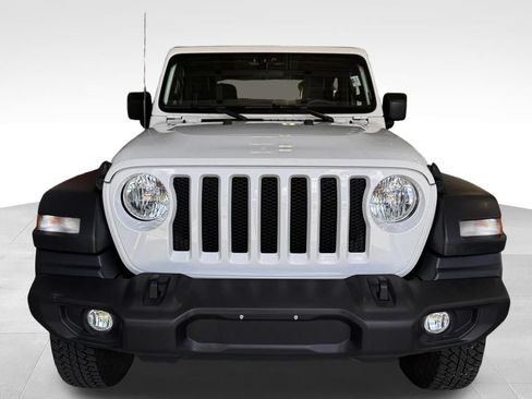 Used 2018 Jeep Wrangler Sport AWD/4WD image 3