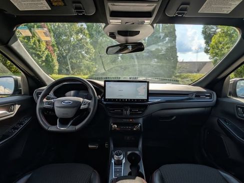 Used 2024 Ford Escape ST-Line w/ Tech Pack #1 AWD/4WD image 13