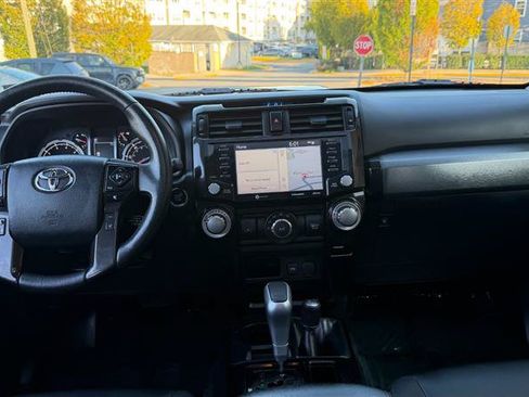 Used 2020 Toyota 4Runner TRD Off-Road Premium w/ Moonroof Package AWD/4WD image 23