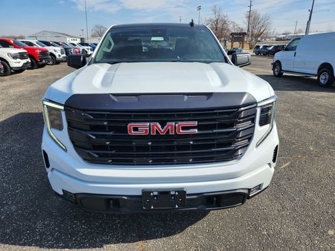 Used 2024 GMC Sierra 1500 Elevation image 3