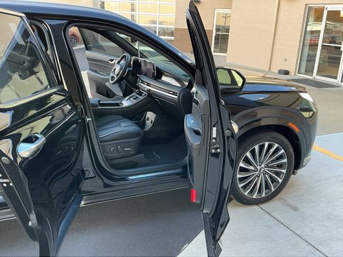 Used 2023 Hyundai Palisade Calligraphy w/ Cargo Package image 13