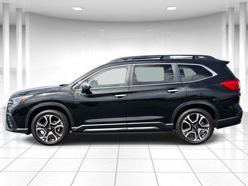 Used 2023 Subaru Ascent Touring AWD/4WD image 2