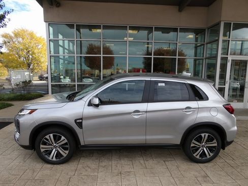 New 2025 Mitsubishi Outlander Sport SE image 4