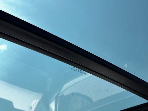 Used 2026 Volkswagen Tiguan SE w/ Panoramic Sunroof Package AWD/4WD image 12