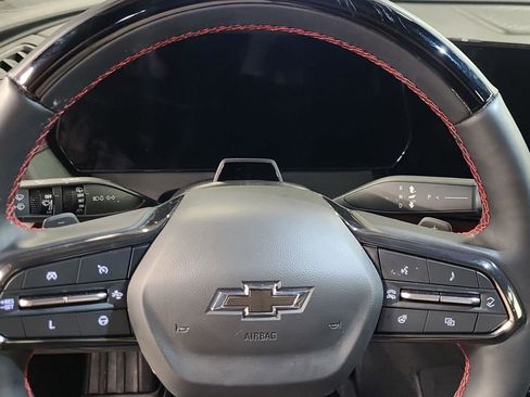 Used 2024 Chevrolet Traverse RS image 38