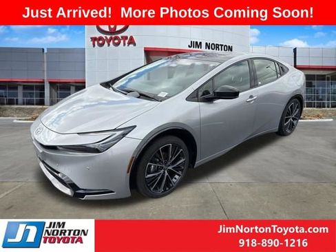 Used 2025 Toyota Prius Limited w/ Limited Premium Package image 3