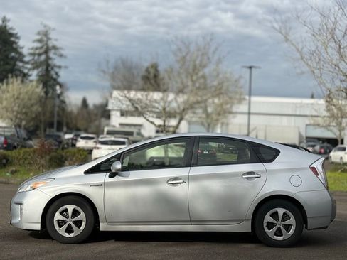 Used 2012 Toyota Prius Three w/ Solar Roof Pkg image 2