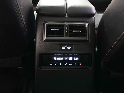 Used 2025 MAZDA CX-70 3.3 Turbo w/ Preferred Package AWD/4WD image 10
