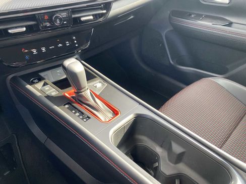 Used 2025 Nissan Kicks SR image 17